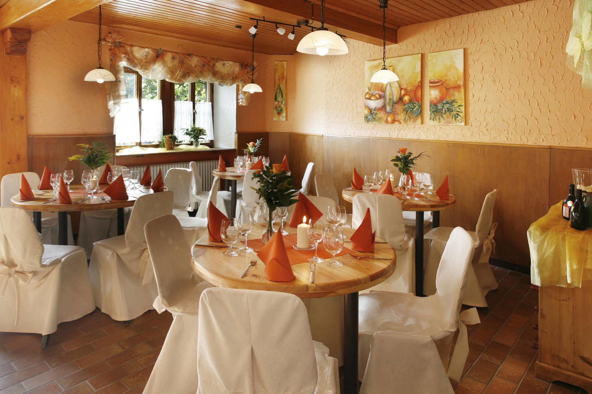 Worners Schloss Weingut & Wellness-Hotel Prichsenstadt Exterior photo